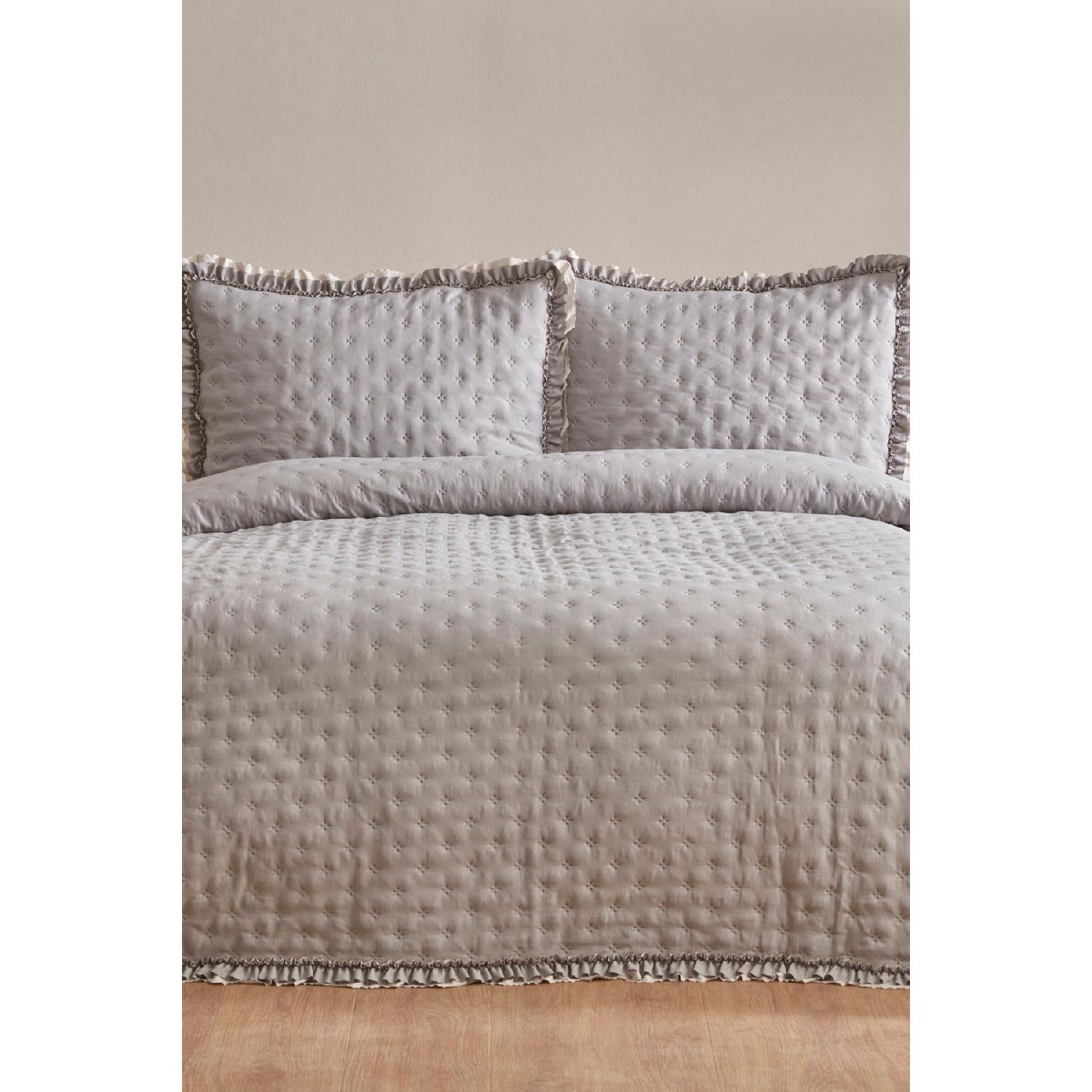 

Viona Double Bed Cover Set Gray сірий колір