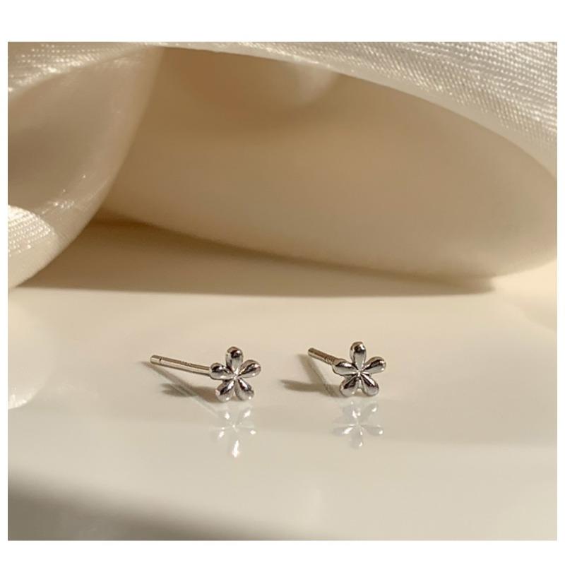 Women Minimalist Mini 6 Petal Flower Plain Stud Earrings