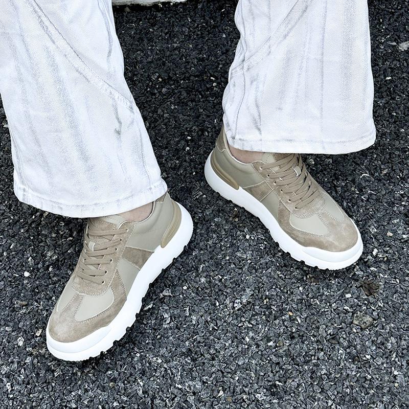 Fashion Breathable Running Shoes Lightweight Walking Shoes Fashion Male Athletic Footwear Breathable Flats Men's Casual Lace-Up Sneakers