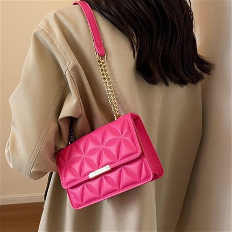 Trendy Quilted Chain Crossbody Shoulder Bags, Stylish Multi Color Small Square Purses, Chic & Perfect for Women s Everyday Use горячий розовый