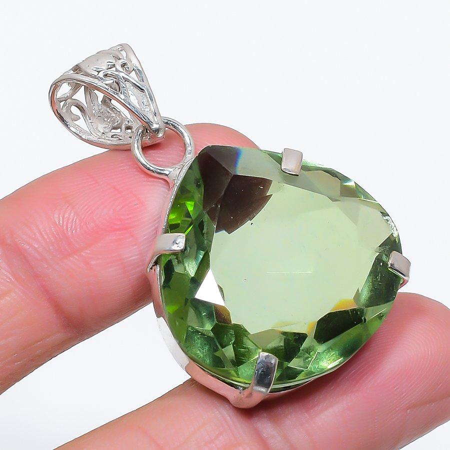 

Natural Tsavorite Gemstone 925 Sterling Silver Jewelry Pendant 1.77 s8Q86