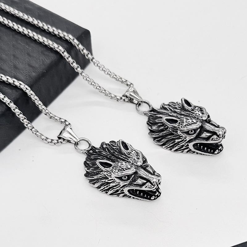 Retro Titanium Steel Men's Wolf Head Pendant Necklace - Trendy European & American Hip Hop Style