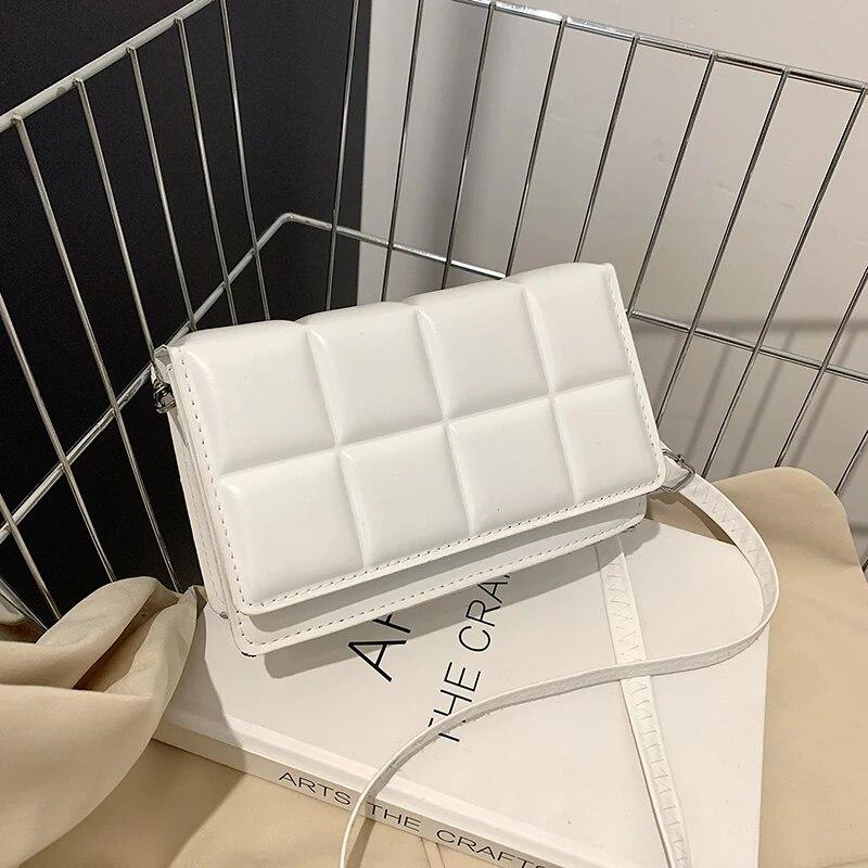 Новые однотонные модные сумки на плечо — фото 10