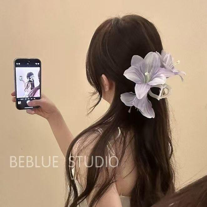 Elegant Purple Lily Flower Hair Claw Clip - Chic, High-End Design for Stunning Updos