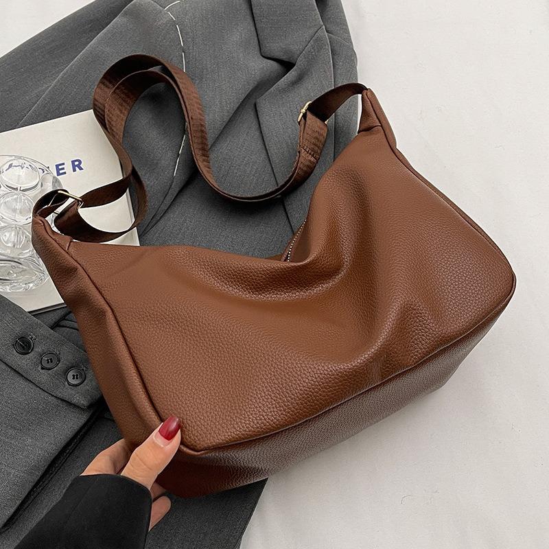 Soft Leather Bag Women's New Fashion Broadband Messenger Bag Women's Autumn Versatile Shoulder Pillow Bag