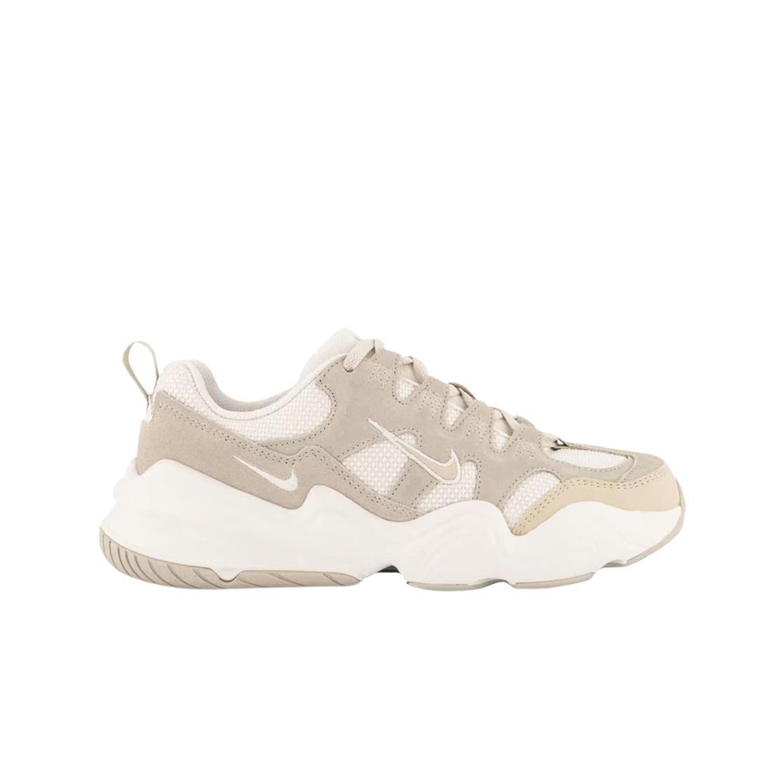 

(в) Nike Tech Hera Phantom Светло-орехово-коричневый 240