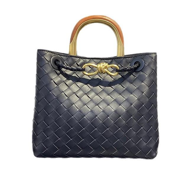 2025 Neue handgewebte Tasche Holzgriff Metallseil-Schnalle Tragetasche Retro Premium Schulter-Umhängetasche Damen