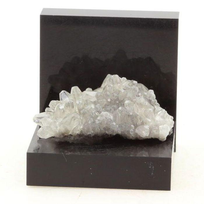 Pierres et Minéraux. Calcite. 71.45 ct. Anduze, Gard, Occitanie, France.