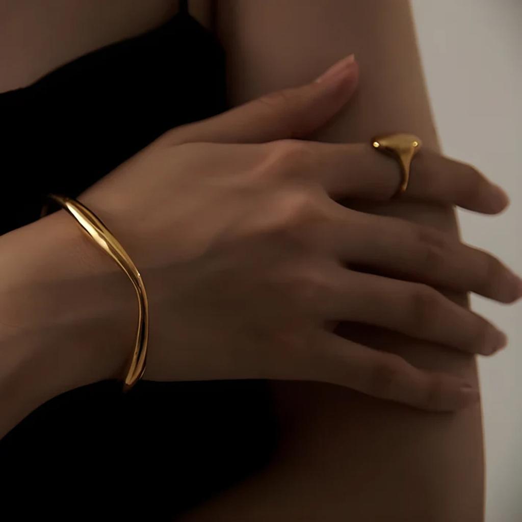 Fashionable Versatile Geometric Irregular Titanium Steel Bangle for Women, Instagram Style