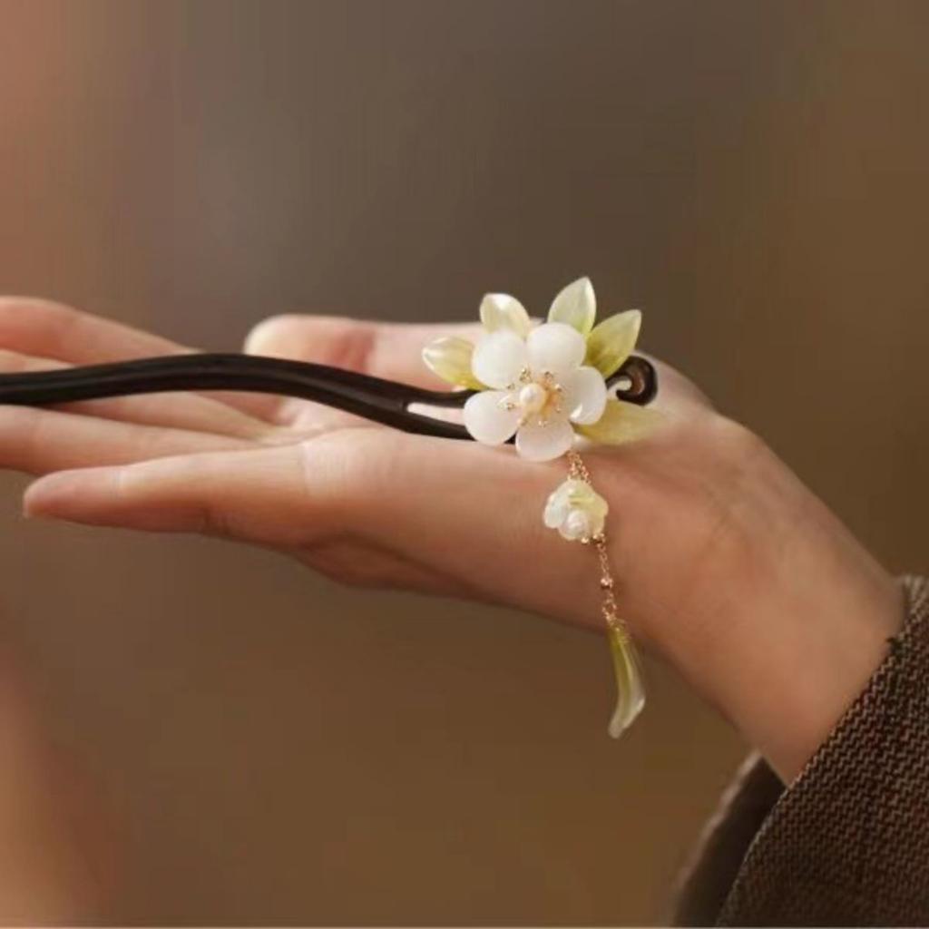Flower Tassel Hairpin For Women Vintage Wooden Floral Hair Stick Elegant Hanfu Hair Accessories 18cm Updo Meatball Head Hairpins