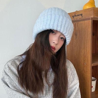 Black Women's Knitted Beanie: Warm, Thick, Ear-Protected, Large Size for Postpartum, Autumn/Winter 2025