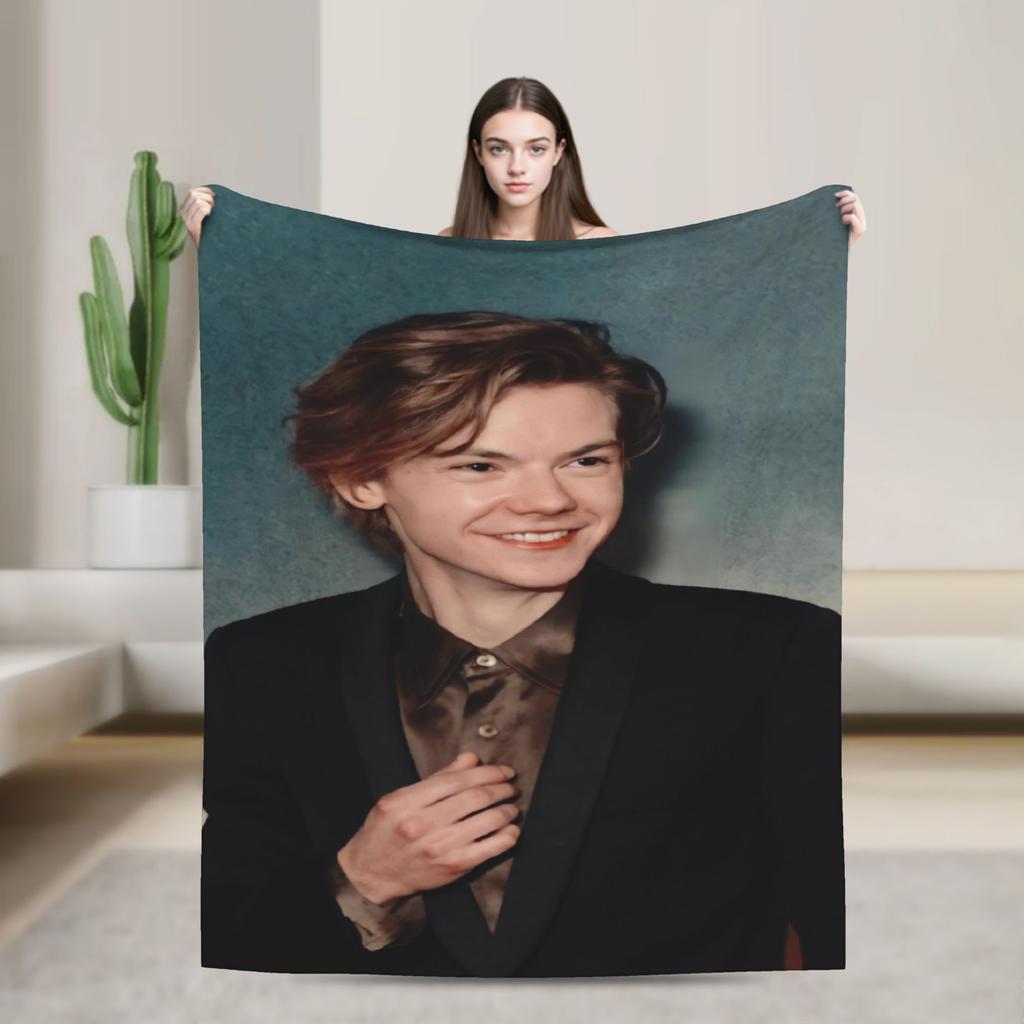 Thomas Brodie-Sangster Blanket Flannel Relax Ultra-Soft Throw Blanket for Bedroom Rug Piece