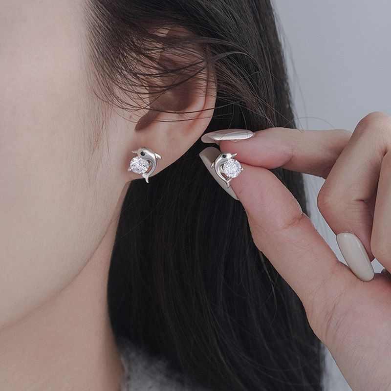 Small Animal Dolphin CZ Crystal Stud Earrings for Women Simple Retro Temperament Fashion Sweet Personality Jewelry