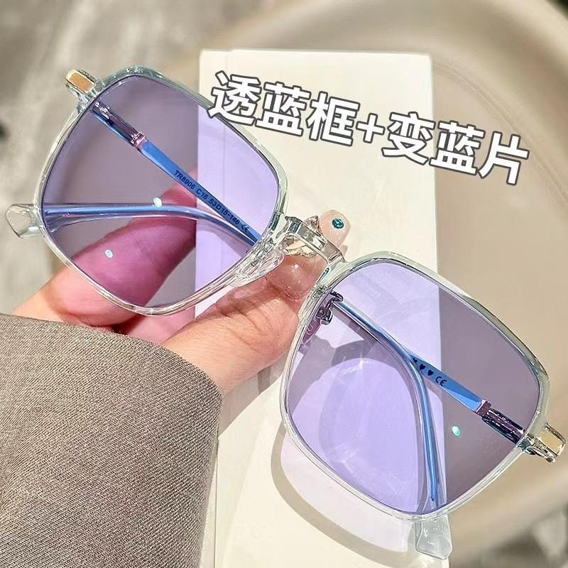 Lichtempfindliche farbwechselnde Myopiebrillen, Herren- und Damen-Großrahmenfassungen, Schlichtes gesichtsveränderndes Grau, Blaulichtfilternde schlankmachende Brillen