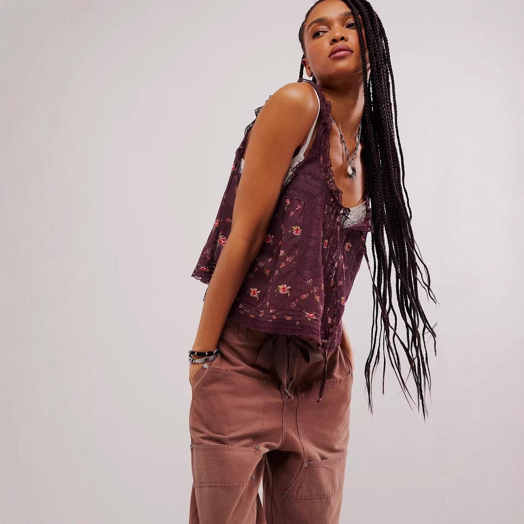 2025 Summer French V-neck Lace Trim Sleeveless Camisole Top