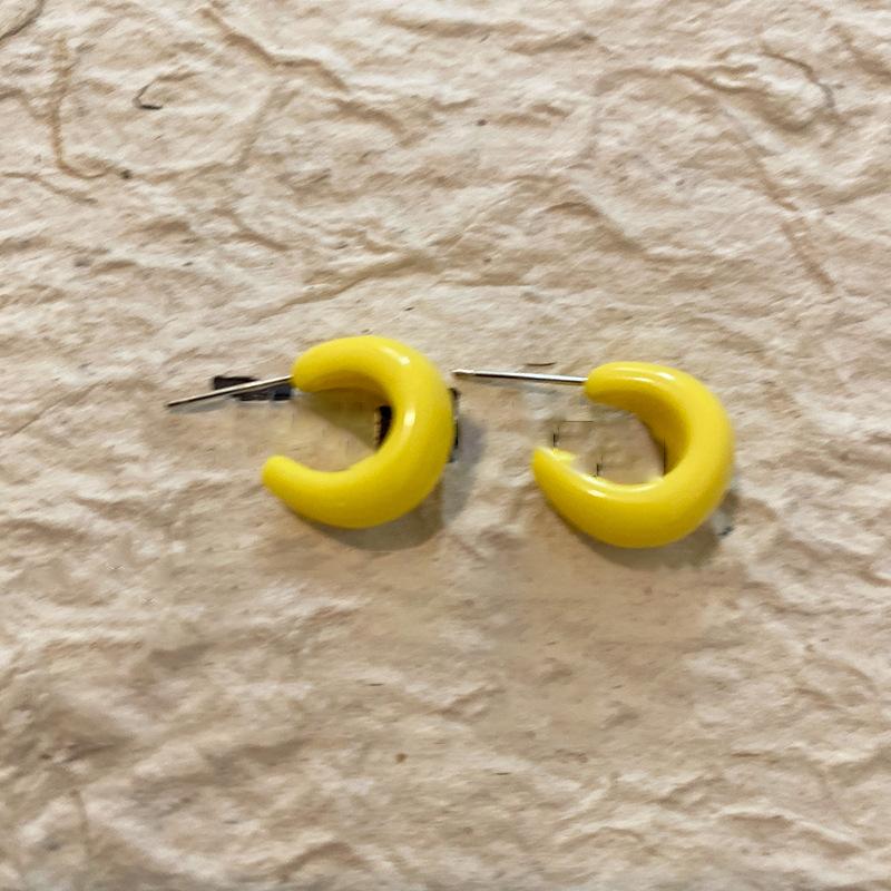 Dopamine Acrylic C-shaped Earrings, Simple and Compact Stud Earrings, High-end Fashion Commuter Versatile Earrings.