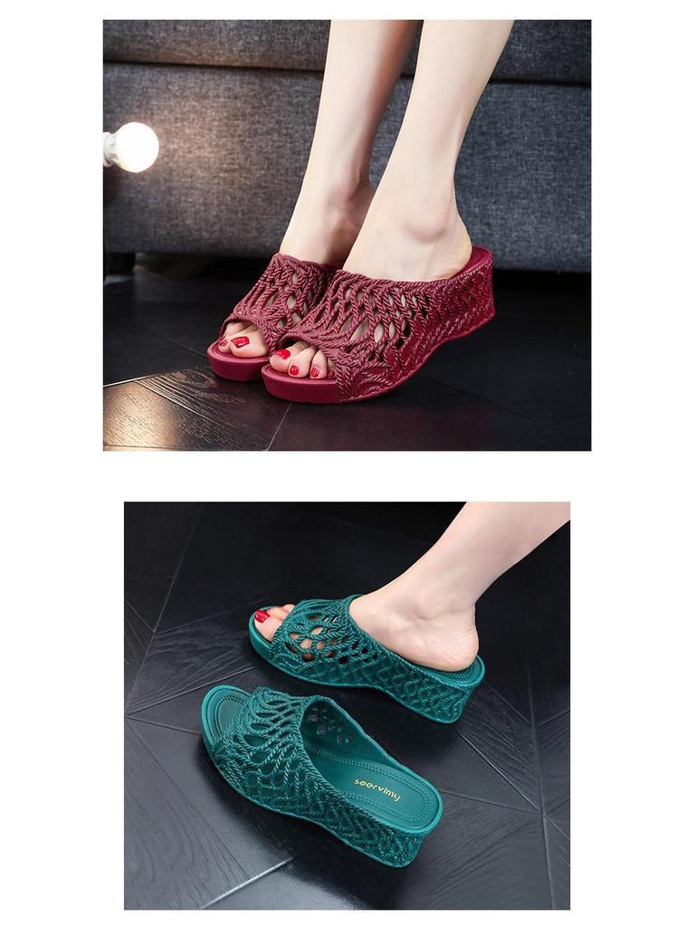 2025 Trendy Women's Thick-Soled Height-Boost Summer Sandals 