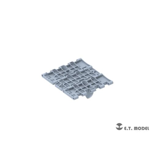 ET Model 1/35 WWII Russian/Soviet T-34 Medium Tank, 1942 Model, 500mm Wide, Plastic Model Kit Parts, P35-017, Pre-painted