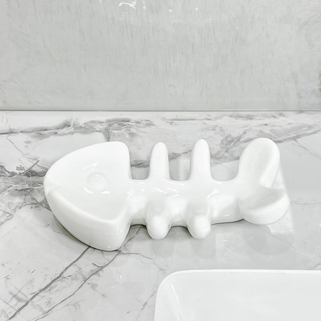 Cute fishbone bathroom soap box ceramic drain washing sink non perforated laundry box soap holder bathroom accessories