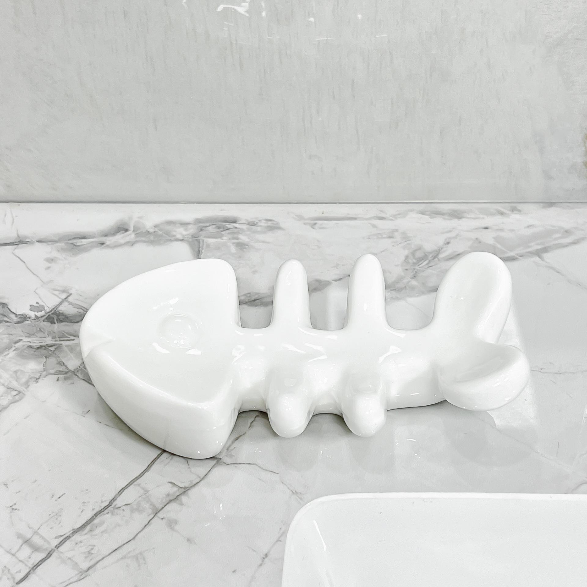 

Милая мыльница для ванной в виде рыбьей кости, керамическая, с дренажем, для раковины, без сверления, бытовая мыльница для стирки