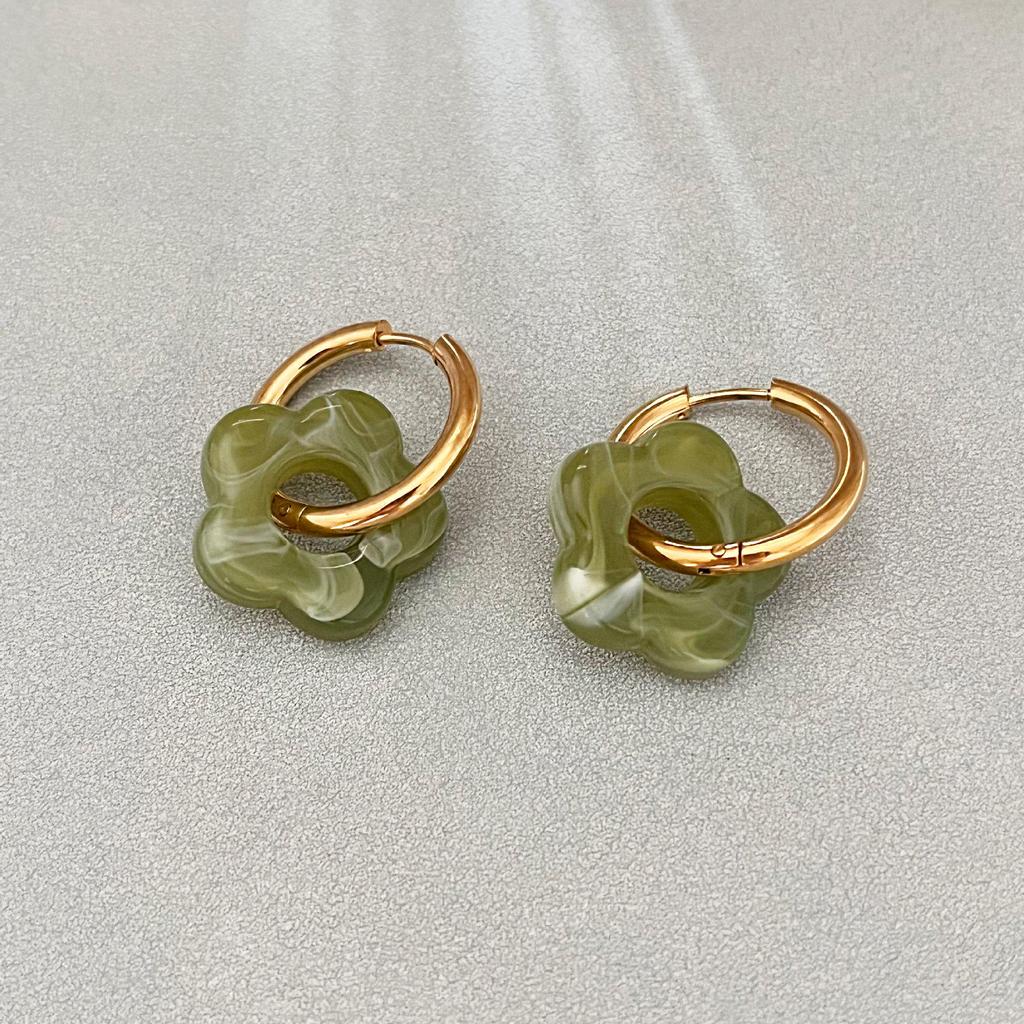 18K Gold Plated Colorful Flower Hoop Earrings - Retro Stainless Steel Jewelry for Women.