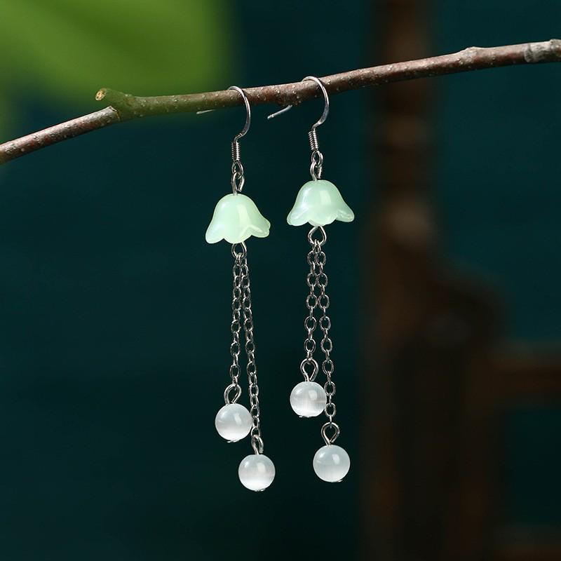 

Серьги «Ландыш» из имитации нефрита Хэтянь с жемчугом и кисточками Silver Plated