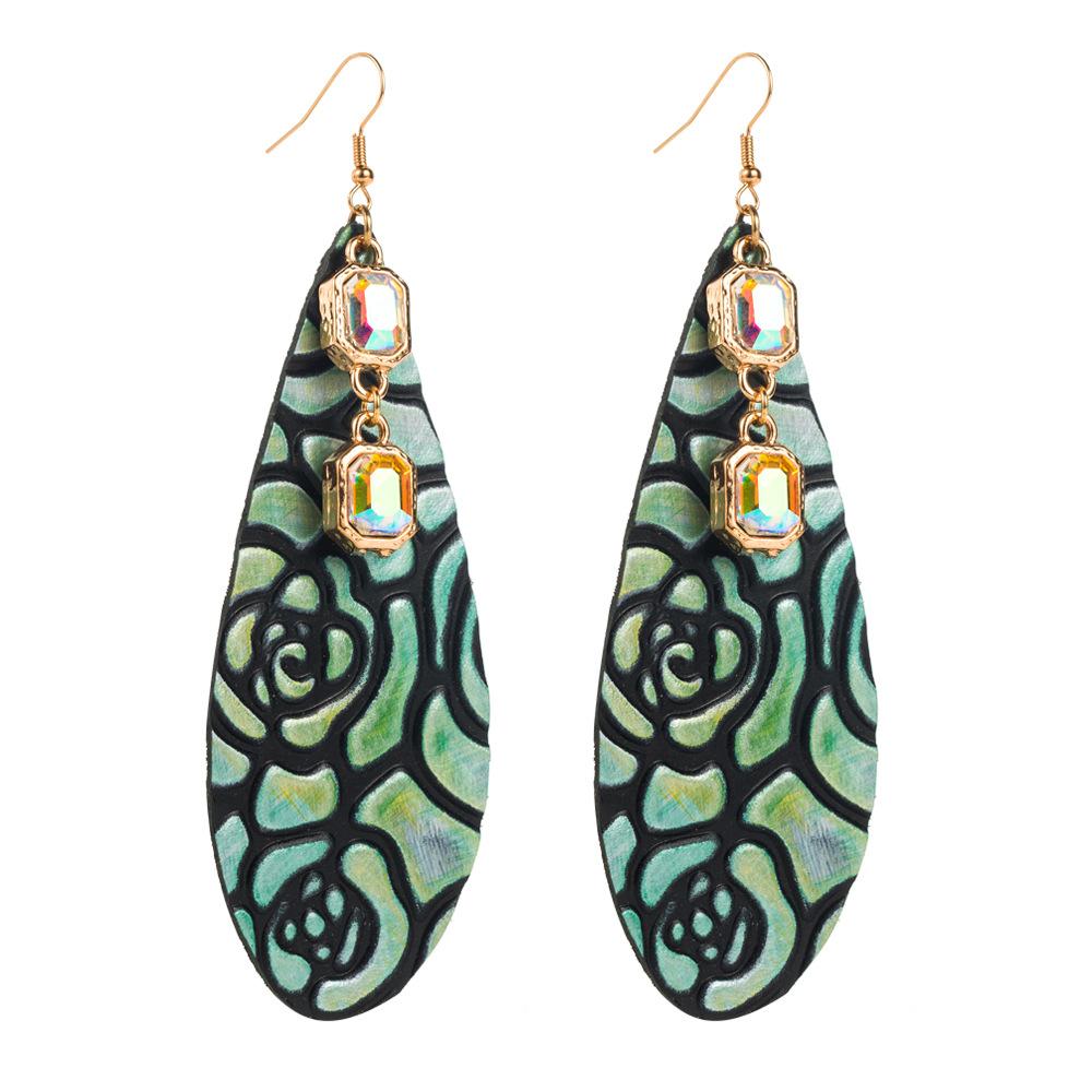 

Модные серьги-подвески для женщин зелёный