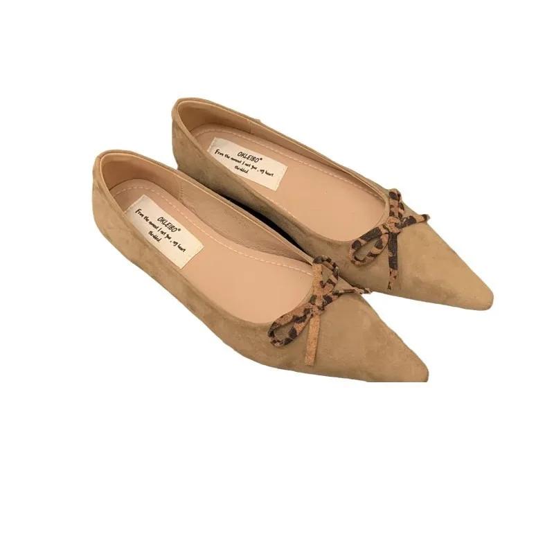 Módní dámské ploché boty 2025 jaro nové leopardí špičaté mělké semišové s motýlkovou mašlí měkká podrážka protiskluzové boty odolné proti opotřebení