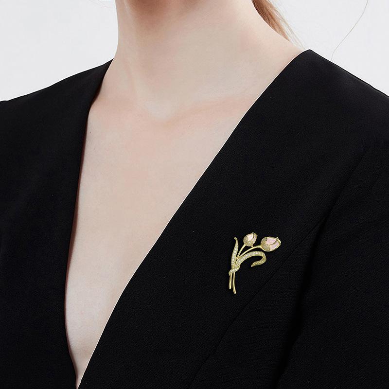 Japanese Tulip Brooch, High-End Feminine Exquisite Temperament, Diamond-Encrusted Brooch, Anti-Light Pin Buckle, Suit Accessories