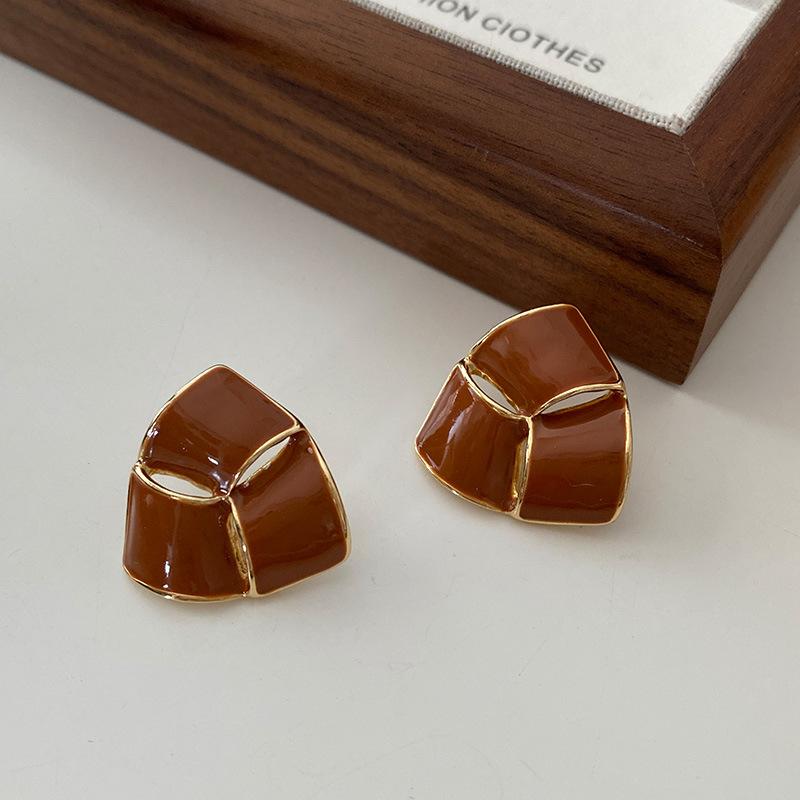 

Геометрические треугольные серьги-гвоздики в стиле ретро карамельного цвета, новые модные простые серьги-подвески с глазурью