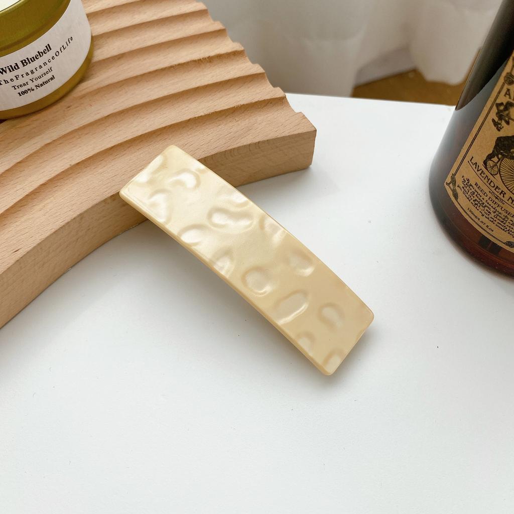 Quality Cream High Colored Hair Claw Clip For Effortless And Elegant Hair Styles