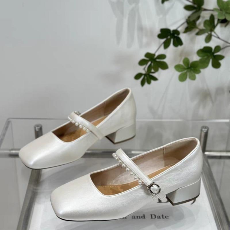2026 Spring New French Mary Jane Shoes Women's Pearl One Line Strap Shallow Mouth Coarse Follow Up Shoes Women Silver