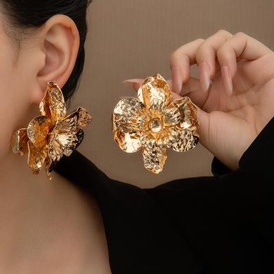Retro Three-Dimensional Flower Metal Stud Earrings 