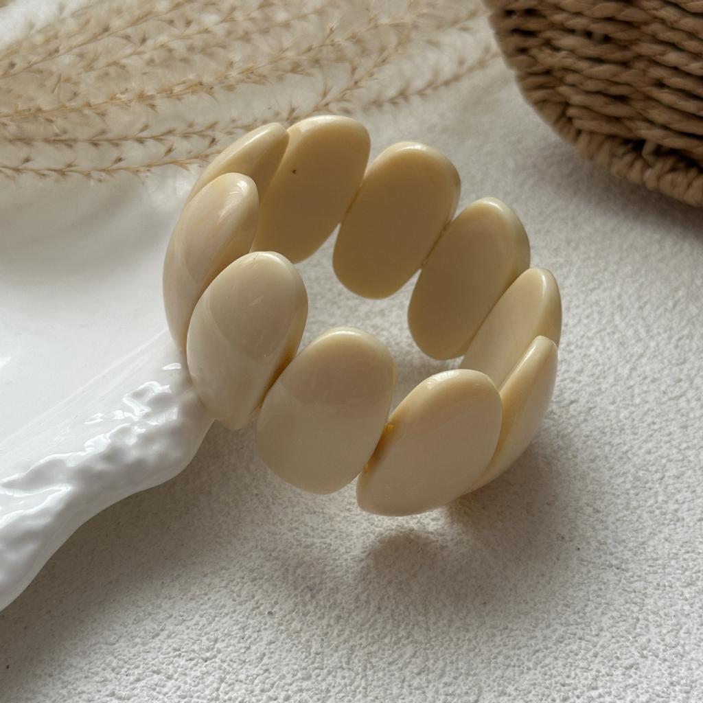 Boho Beige Irregular Acrylic Resin Chunky Bangles for Women on Hand Goth Geometric Metal Charm Bracelets Couple Jewelry Gift