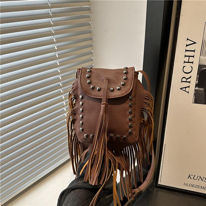 Retro Pu Small Crossbody Bag With Chain And Tassels For Daily Use
