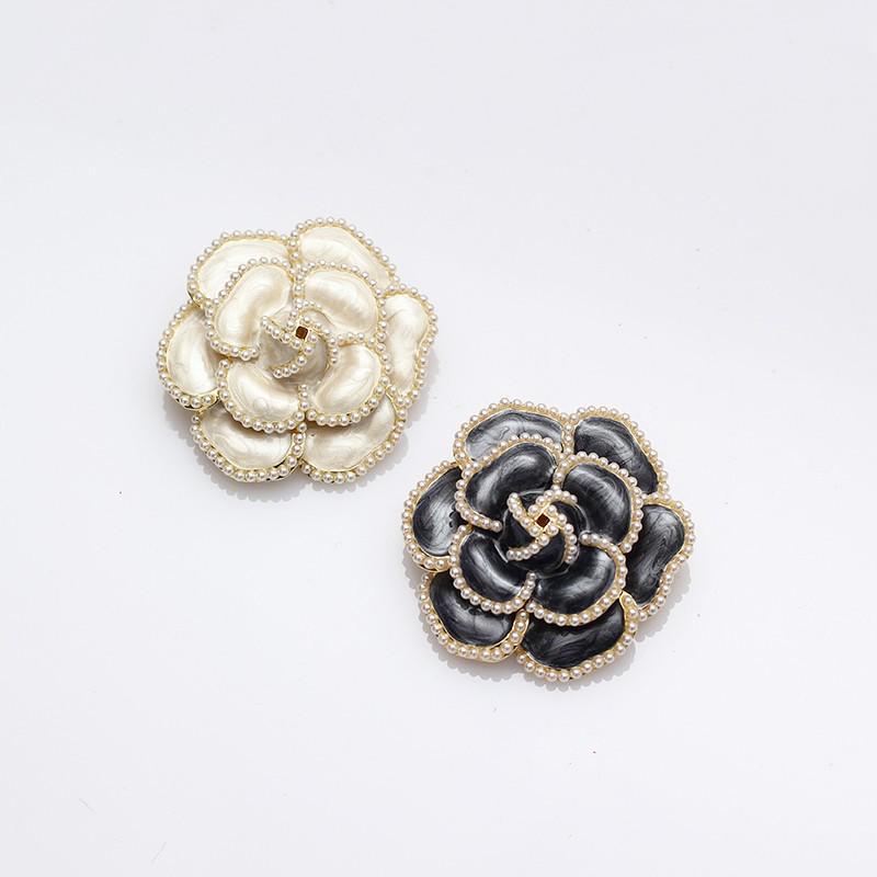 Elegant Vintage Pearl & Black Rose Brooch for Oversized Sweaters