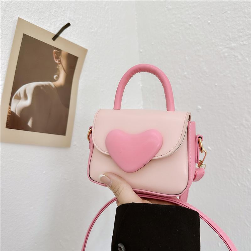 Korean Inspired Cute Heart Design Mini Crossbody Bag For Kids In Chic Colors розовый