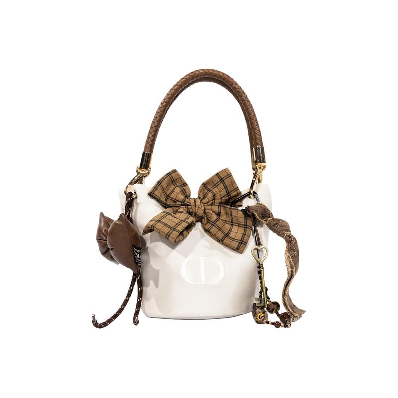 

DIOR [Customized Cosmetic Bag] Fantasy Incredible Autumn Whisper Sweet Cute Gentle Handmade Bucket Bag Canvas 16*16*18cm белый