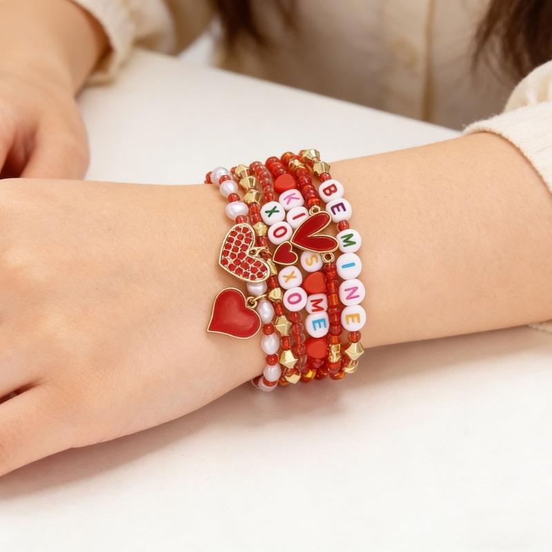 Stylish Valentine's Day Bracelets for Women Heart Charm Stackable Wristchain Trendy Accessory For Her