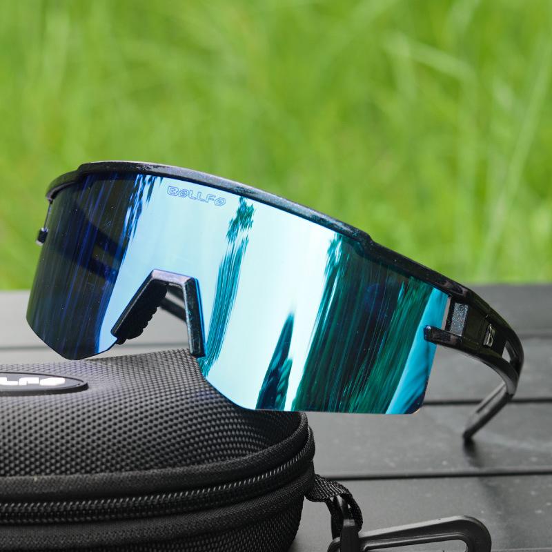 

BOLLFO Day and night dual-use color-changing cycling glasses, bicycle goggles, UV protection polarized sports eyewear Blue to purple frame pola