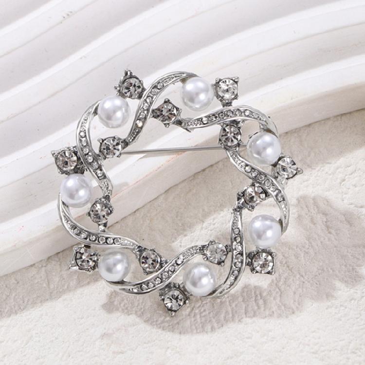 Pearls Wreath Brooch Pins for Women Elegant Badge Breastpin All-Matching Lapel Pins Fashion Badge Pins