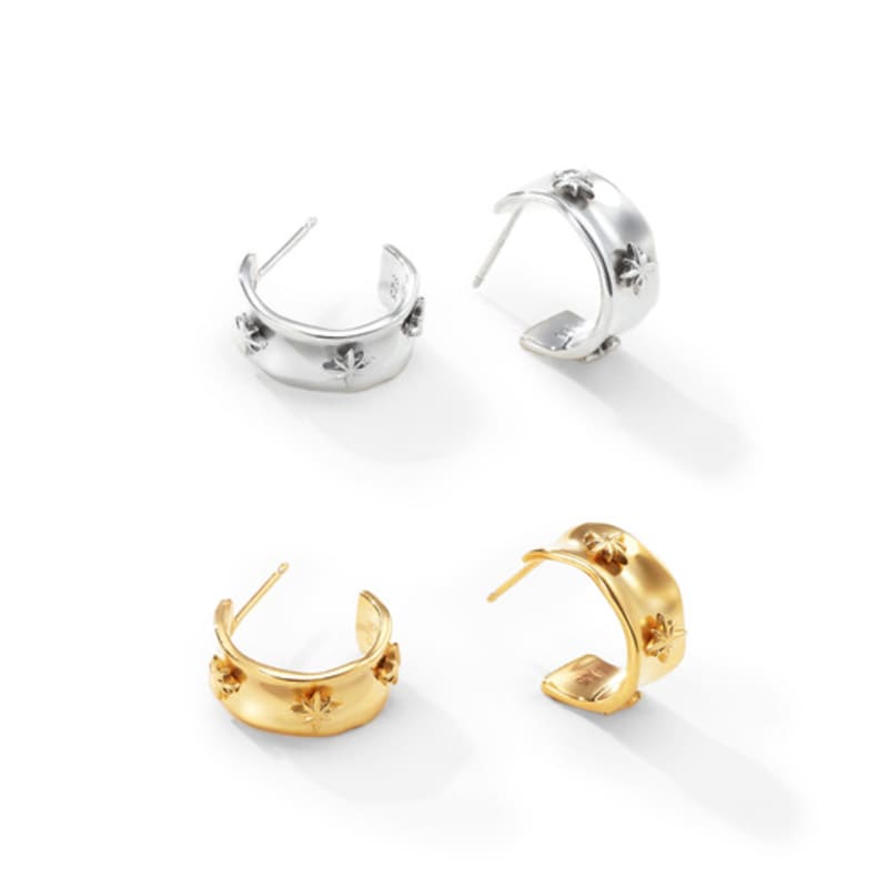 

FINDELISE Signature Etoile Embossed Earring Gold