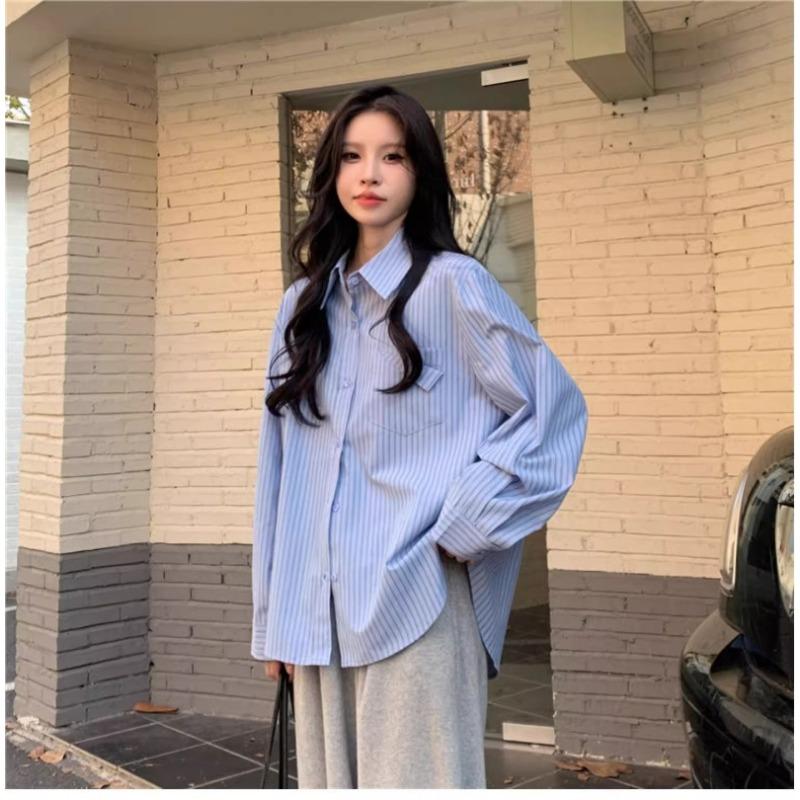 Camisa Listrada Azul de Manga Comprida Feminina Abotoamento Simples Minimalista Bolso Blusa Azul Estilo Coreano Lapela Moda Top Feminino