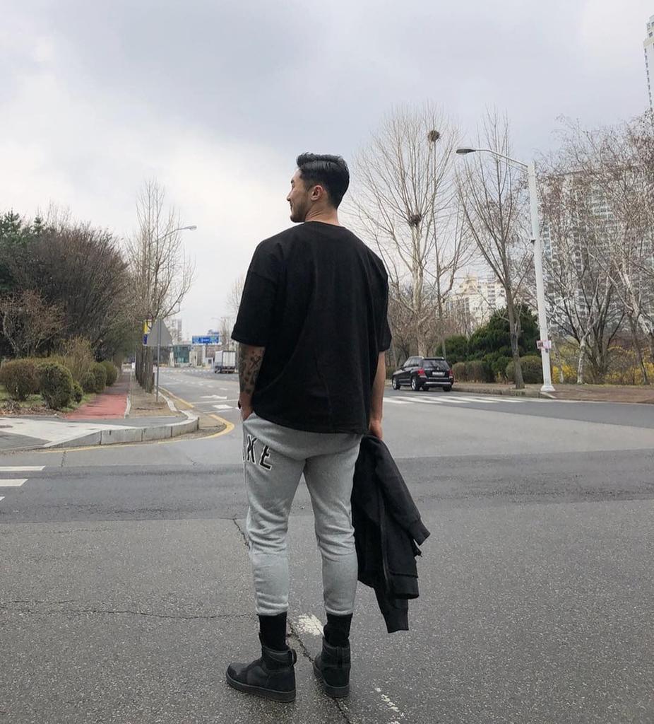 Men's T Shirt Gym Bodybuilding Clothing Short Sleeve Men Fashion Casual For Male Tops Fitness Oversized Tshirts