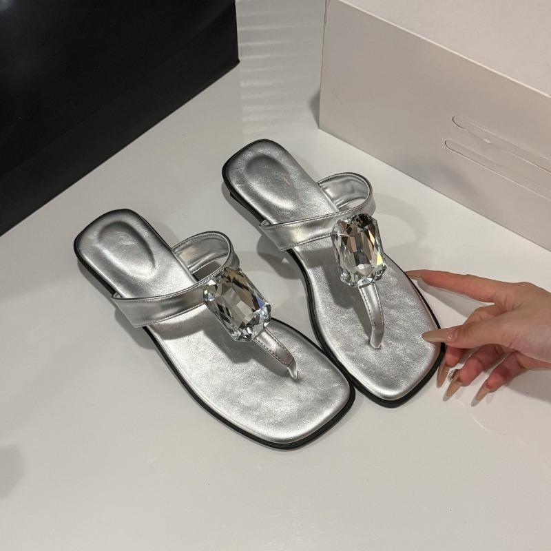 Fashion 36-43 Large-sized Women's Shoes, Fashionable Rhinestone Toe Clippers, Summer Outerwear Bestsellers, Seaside Vacation Flip-flops