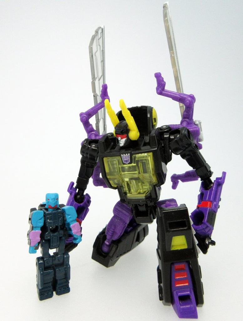 Transformers LG47 Kickback Crowder &