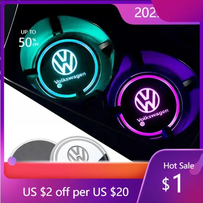 Pro VW 80% Nové 2x Svítící Podložka pod Držák na Hrnek do Auta LED Atmosférické Světlo Lampička s Logem Pro Volkswagen VW Golf GTI Tiguan Jett