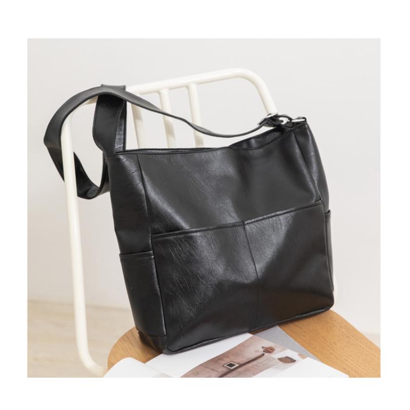 Soft Leather Bucket Bag for Women with Large Capacity Crossbody Bag for Women with Versatile One Shoulder Bag