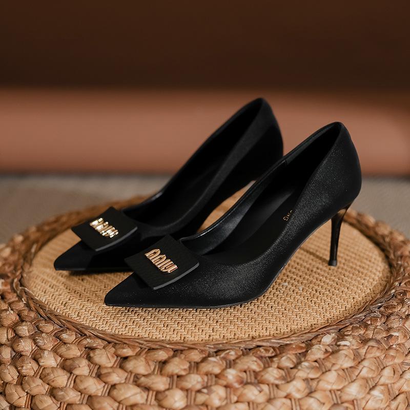 The first layer of sheepskin high heels is not tired of feet, spring and summer shallow mouth single shoes 7cm square buckle soft leather