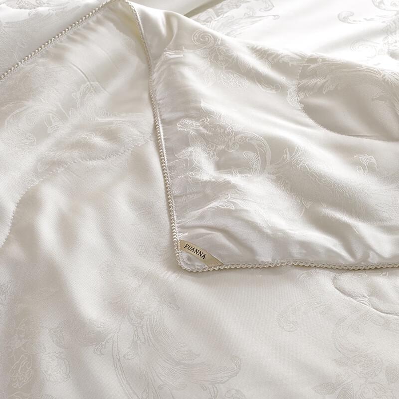 FUANNA Jiayi Four Seasons Silk Blend Quilt